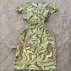 Green Sheath Dress with Dolman Cap Sleeves for Casual Work